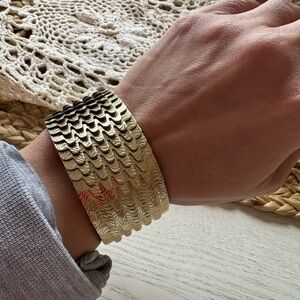 GOLD CUFF